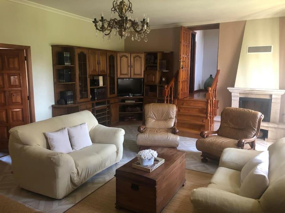 Casa Mercedes Ponteareas Bagian luar foto